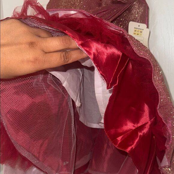 Indian style gown Glittery Red Dress with Floral Accent NWT 4/5 yrs - Picture 8 of 9